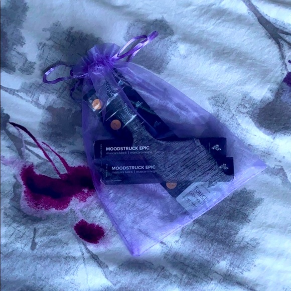 MOODSTRUCK EPIC Mascara - Picture 3 of 6